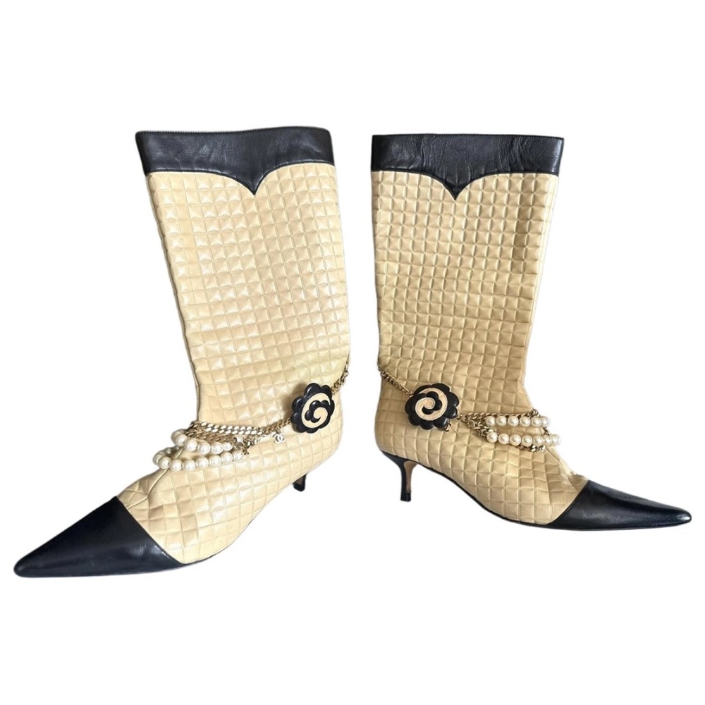 Chanel boots,Black,Beige Quilted pearl,gold,logo charm jewelry strands 40.5